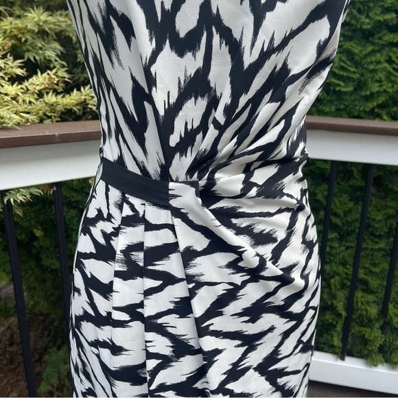 ARMANI Exchange Black & White Printed Dress Size 2 - Picture 3 of 11